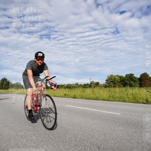 31.08.2025 - Elbe Triathlon Hamburg Michael Burmester http://msf.ph/oto/8664162 31.08.2025 09:48:03 Radfahren 285, 315, 528, 568, 781, 901 meine-sportfotos.de