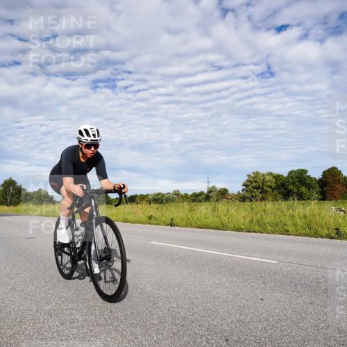 31.08.2025 - Elbe Triathlon Hamburg Michael Burmester http://msf.ph/oto/8664165 31.08.2025 09:48:05 Radfahren 285, 315, 528, 781, 901 meine-sportfotos.de