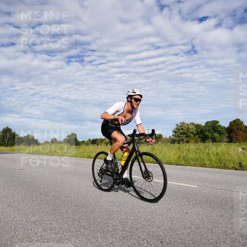 31.08.2025 - Elbe Triathlon Hamburg Michael Burmester http://msf.ph/oto/8664178 31.08.2025 09:48:17 Radfahren 440, 510, 577, 618, 713, 746, 807, 880, 902 meine-sportfotos.de