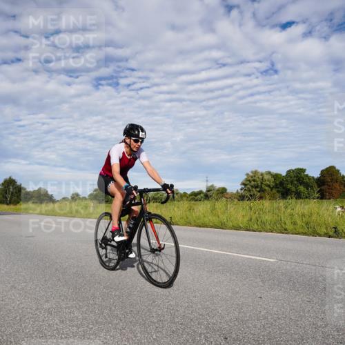 31.08.2025 - Elbe Triathlon Hamburg Michael Burmester http://msf.ph/oto/8664198 31.08.2025 09:48:30 Radfahren 441, 547, 654, 682, 844, 878, 903 meine-sportfotos.de