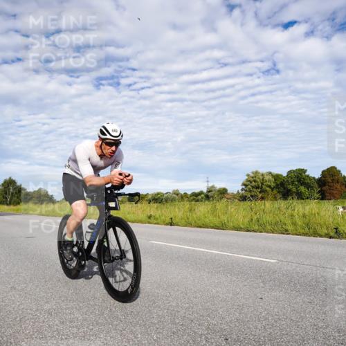 31.08.2025 - Elbe Triathlon Hamburg Michael Burmester http://msf.ph/oto/8664204 31.08.2025 09:48:34 Radfahren 441, 682, 696, 844, 878 meine-sportfotos.de