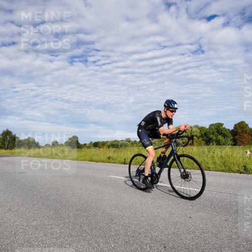 31.08.2025 - Elbe Triathlon Hamburg Michael Burmester http://msf.ph/oto/8664208 31.08.2025 09:48:37 Radfahren 441, 682, 696, 878 meine-sportfotos.de