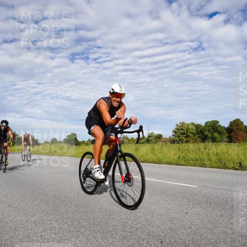 31.08.2025 - Elbe Triathlon Hamburg Michael Burmester http://msf.ph/oto/8664240 31.08.2025 09:49:06 Radfahren 319, 428, 532, 614, 726, 727 meine-sportfotos.de