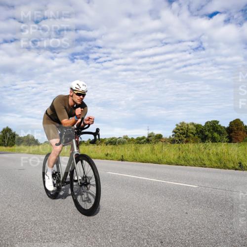 31.08.2025 - Elbe Triathlon Hamburg Michael Burmester http://msf.ph/oto/8664248 31.08.2025 09:49:08 Radfahren 319, 428, 532, 614, 710, 726, 727 meine-sportfotos.de