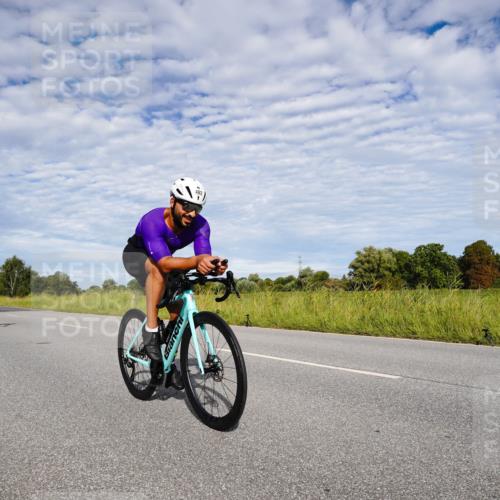 31.08.2025 - Elbe Triathlon Hamburg Michael Burmester http://msf.ph/oto/8664255 31.08.2025 09:49:17 Radfahren 310, 330, 412, 416, 468, 492, 595, 603, 658, 710, 778 meine-sportfotos.de