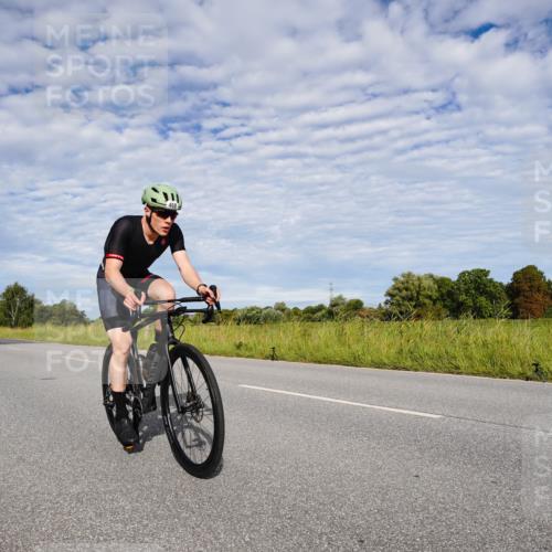 31.08.2025 - Elbe Triathlon Hamburg Michael Burmester http://msf.ph/oto/8664257 31.08.2025 09:49:18 Radfahren 310, 330, 412, 416, 468, 492, 595, 603, 658, 778 meine-sportfotos.de