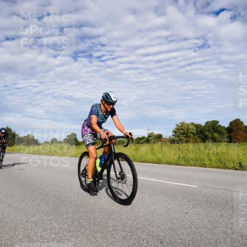31.08.2025 - Elbe Triathlon Hamburg Michael Burmester http://msf.ph/oto/8664293 31.08.2025 09:49:39 Radfahren 410, 834, 892, 914 meine-sportfotos.de