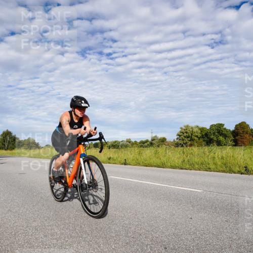 31.08.2025 - Elbe Triathlon Hamburg Michael Burmester http://msf.ph/oto/8664344 31.08.2025 09:50:48 Radfahren 397, 470, 689, 730, 735, 812, 832, 861, 918 meine-sportfotos.de