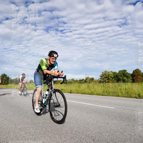 31.08.2025 - Elbe Triathlon Hamburg Michael Burmester http://msf.ph/oto/8664349 31.08.2025 09:50:49 Radfahren 397, 470, 596, 689, 730, 735, 812, 832, 861, 918 meine-sportfotos.de