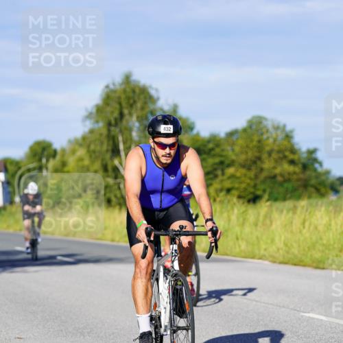31.08.2025 - Elbe Triathlon Hamburg Michael Burmester http://msf.ph/oto/8664359 31.08.2025 09:23:57 Radfahren 212, 309, 353, 432, 470, 481, 512, 549, 639, 695, 746 meine-sportfotos.de