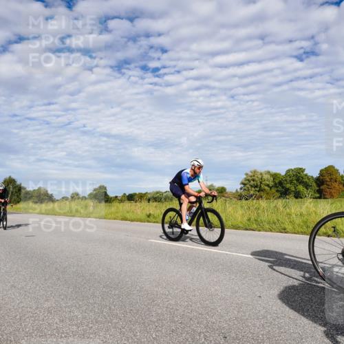 31.08.2025 - Elbe Triathlon Hamburg Michael Burmester http://msf.ph/oto/8664402 31.08.2025 09:51:34 Radfahren 372, 435, 446, 493, 512, 529, 557, 693, 752, 801, 814, 818, 836, 879, 890 meine-sportfotos.de
