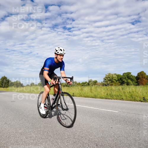 31.08.2025 - Elbe Triathlon Hamburg Michael Burmester http://msf.ph/oto/8664444 31.08.2025 09:52:06 Radfahren 403, 479, 854 meine-sportfotos.de
