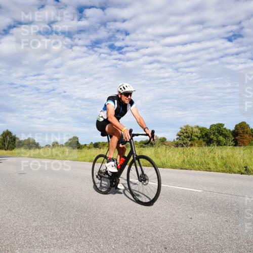31.08.2025 - Elbe Triathlon Hamburg Michael Burmester http://msf.ph/oto/8664448 31.08.2025 09:52:17 Radfahren 297, 386, 517, 642, 703, 747, 895 meine-sportfotos.de