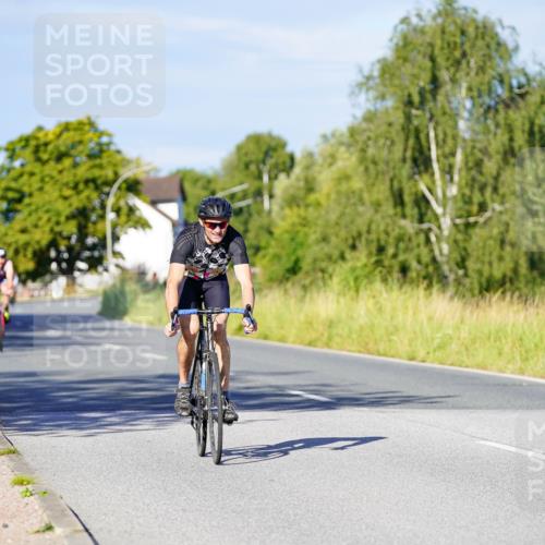 31.08.2025 - Elbe Triathlon Hamburg Michael Burmester http://msf.ph/oto/8664469 31.08.2025 09:24:27 Radfahren 180, 418, 454, 499, 576, 653 meine-sportfotos.de