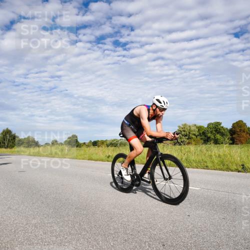 31.08.2025 - Elbe Triathlon Hamburg Michael Burmester http://msf.ph/oto/8664488 31.08.2025 09:53:01 Radfahren 454, 514, 677, 687, 736, 753, 870, 894 meine-sportfotos.de
