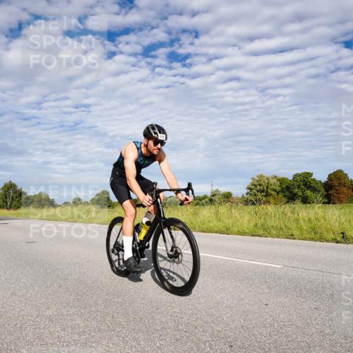 31.08.2025 - Elbe Triathlon Hamburg Michael Burmester http://msf.ph/oto/8664552 31.08.2025 09:53:43 Radfahren 379, 391, 478, 483, 645, 724, 922 meine-sportfotos.de