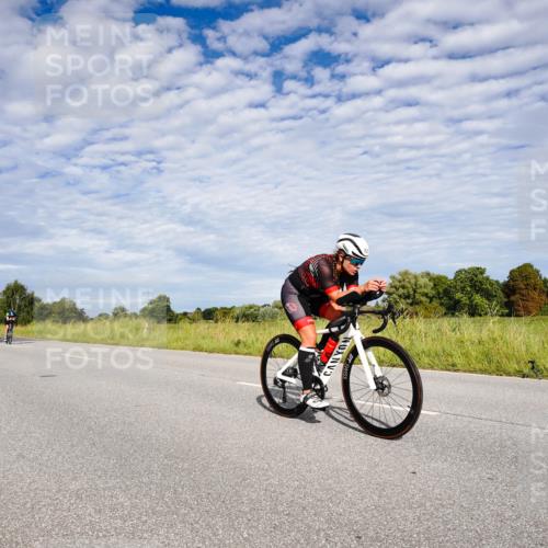 31.08.2025 - Elbe Triathlon Hamburg Michael Burmester http://msf.ph/oto/8664667 31.08.2025 09:56:03 Radfahren 255, 445, 499, 523, 536, 601, 678, 692, 829, 853 meine-sportfotos.de