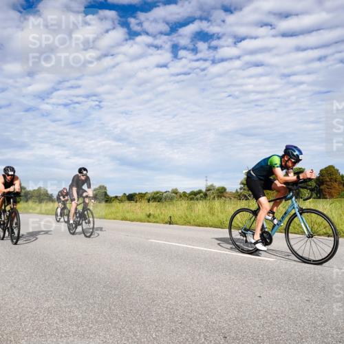 31.08.2025 - Elbe Triathlon Hamburg Michael Burmester http://msf.ph/oto/8664670 31.08.2025 09:56:05 Radfahren 255, 445, 499, 522, 523, 536, 590, 601, 692, 829, 830, 853 meine-sportfotos.de
