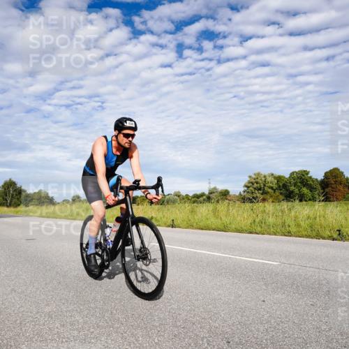 31.08.2025 - Elbe Triathlon Hamburg Michael Burmester http://msf.ph/oto/8664693 31.08.2025 09:56:15 Radfahren 500, 590, 650, 775, 840 meine-sportfotos.de