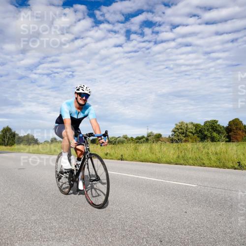 31.08.2025 - Elbe Triathlon Hamburg Michael Burmester http://msf.ph/oto/8664697 31.08.2025 09:56:23 Radfahren 550, 774 meine-sportfotos.de