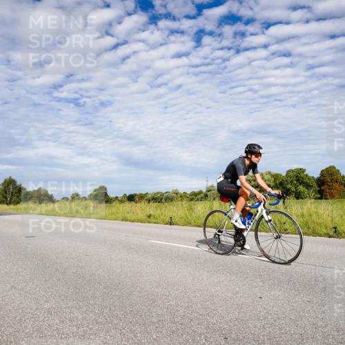 31.08.2025 - Elbe Triathlon Hamburg Michael Burmester http://msf.ph/oto/8664760 31.08.2025 09:57:48 Radfahren 302, 679, 821 meine-sportfotos.de
