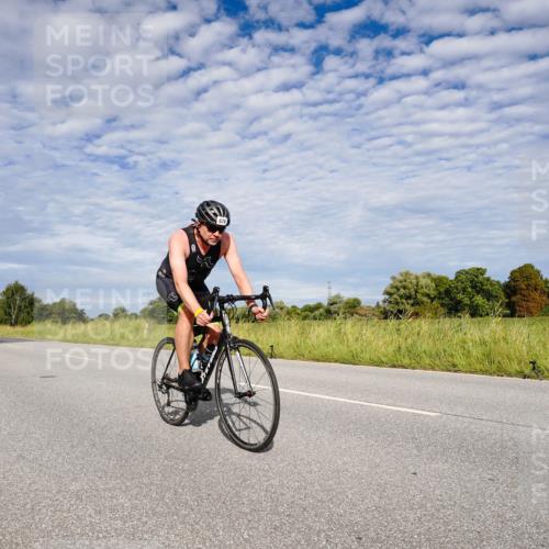 31.08.2025 - Elbe Triathlon Hamburg Michael Burmester http://msf.ph/oto/8664762 31.08.2025 09:57:54 Radfahren 414, 486, 646, 679, 916 meine-sportfotos.de