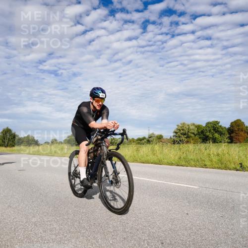 31.08.2025 - Elbe Triathlon Hamburg Michael Burmester http://msf.ph/oto/8664766 31.08.2025 09:57:59 Radfahren 414, 486, 646, 916 meine-sportfotos.de