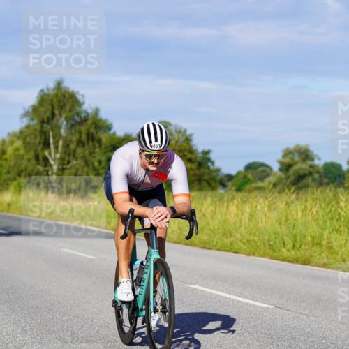 31.08.2025 - Elbe Triathlon Hamburg Michael Burmester http://msf.ph/oto/8664794 31.08.2025 09:26:19 Radfahren 320, 355, 395, 451, 514 meine-sportfotos.de