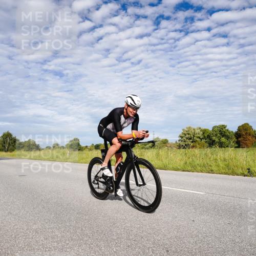 31.08.2025 - Elbe Triathlon Hamburg Michael Burmester http://msf.ph/oto/8664801 31.08.2025 09:58:44 Radfahren 388, 406, 720, 770, 841, 888 meine-sportfotos.de