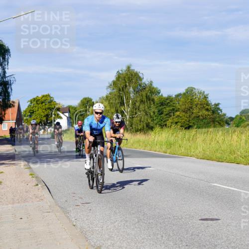 31.08.2025 - Elbe Triathlon Hamburg Michael Burmester http://msf.ph/oto/8664819 31.08.2025 09:26:28 Radfahren 175, 316, 318, 341, 355, 395, 434, 438, 471, 558, 650 meine-sportfotos.de