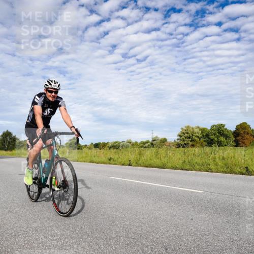31.08.2025 - Elbe Triathlon Hamburg Michael Burmester http://msf.ph/oto/8664859 31.08.2025 09:59:39 Radfahren 438, 489, 607, 610, 617, 622, 681, 864 meine-sportfotos.de