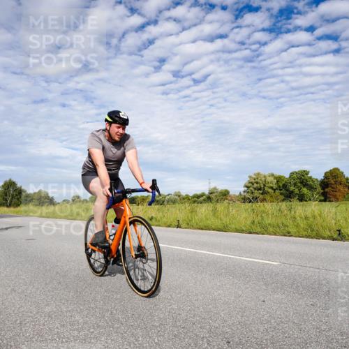 31.08.2025 - Elbe Triathlon Hamburg Michael Burmester http://msf.ph/oto/8664886 31.08.2025 10:00:09 Radfahren 409, 463, 487, 563, 566, 613 meine-sportfotos.de