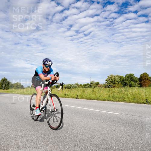 31.08.2025 - Elbe Triathlon Hamburg Michael Burmester http://msf.ph/oto/8664901 31.08.2025 10:00:18 Radfahren 563, 655, 729, 908, 919 meine-sportfotos.de