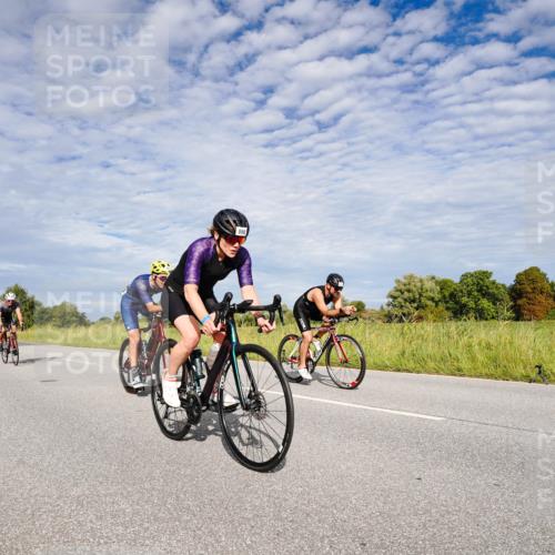 31.08.2025 - Elbe Triathlon Hamburg Michael Burmester http://msf.ph/oto/8664919 31.08.2025 10:00:44 Radfahren 420, 461, 564, 635, 707, 731, 868, 869, 896 meine-sportfotos.de