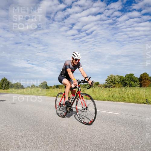 31.08.2025 - Elbe Triathlon Hamburg Michael Burmester http://msf.ph/oto/8664921 31.08.2025 10:00:45 Radfahren 420, 461, 564, 635, 707, 731, 868, 869, 896, 906 meine-sportfotos.de