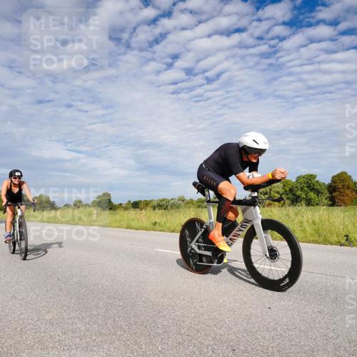 31.08.2025 - Elbe Triathlon Hamburg Michael Burmester http://msf.ph/oto/8664938 31.08.2025 10:00:55 Radfahren 427, 746, 795, 906 meine-sportfotos.de