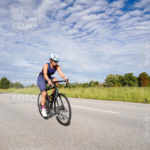 31.08.2025 - Elbe Triathlon Hamburg Michael Burmester http://msf.ph/oto/8664945 31.08.2025 10:01:05 Radfahren 825 meine-sportfotos.de