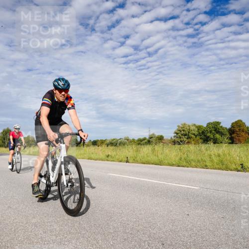 31.08.2025 - Elbe Triathlon Hamburg Michael Burmester http://msf.ph/oto/8664957 31.08.2025 10:01:27 Radfahren 431, 534, 666, 691, 823, 826 meine-sportfotos.de