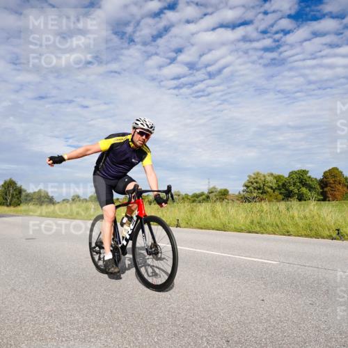 31.08.2025 - Elbe Triathlon Hamburg Michael Burmester http://msf.ph/oto/8664965 31.08.2025 10:01:34 Radfahren 531, 666 meine-sportfotos.de