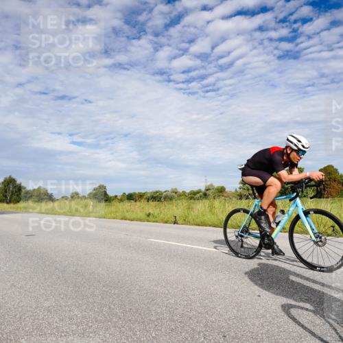 31.08.2025 - Elbe Triathlon Hamburg Michael Burmester http://msf.ph/oto/8665017 31.08.2025 10:02:47 Radfahren 599, 614, 803 meine-sportfotos.de