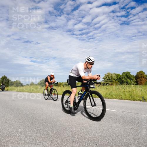 31.08.2025 - Elbe Triathlon Hamburg Michael Burmester http://msf.ph/oto/8665026 31.08.2025 10:02:58 Radfahren 428, 495, 618, 638, 682, 696, 727, 739, 850, 912 meine-sportfotos.de