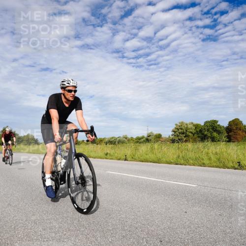 31.08.2025 - Elbe Triathlon Hamburg Michael Burmester http://msf.ph/oto/8665039 31.08.2025 10:03:03 Radfahren 428, 495, 515, 588, 618, 696, 777, 834, 850 meine-sportfotos.de