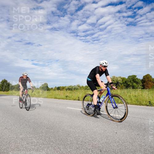 31.08.2025 - Elbe Triathlon Hamburg Michael Burmester http://msf.ph/oto/8665041 31.08.2025 10:03:03 Radfahren 428, 495, 515, 588, 618, 696, 777, 834, 850 meine-sportfotos.de