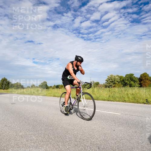 31.08.2025 - Elbe Triathlon Hamburg Michael Burmester http://msf.ph/oto/8665110 31.08.2025 10:03:58 Radfahren 422, 528, 577, 781, 856 meine-sportfotos.de