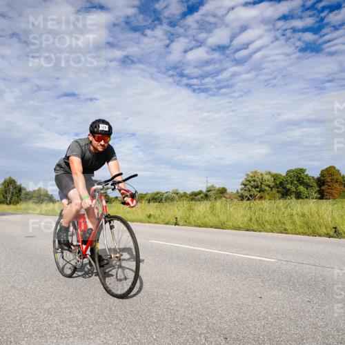 31.08.2025 - Elbe Triathlon Hamburg Michael Burmester http://msf.ph/oto/8665113 31.08.2025 10:03:59 Radfahren 422, 528, 577, 781, 856 meine-sportfotos.de