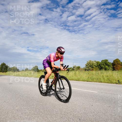 31.08.2025 - Elbe Triathlon Hamburg Michael Burmester http://msf.ph/oto/8665141 31.08.2025 10:04:29 Radfahren 597, 726, 790, 880, 902, 918, 920 meine-sportfotos.de