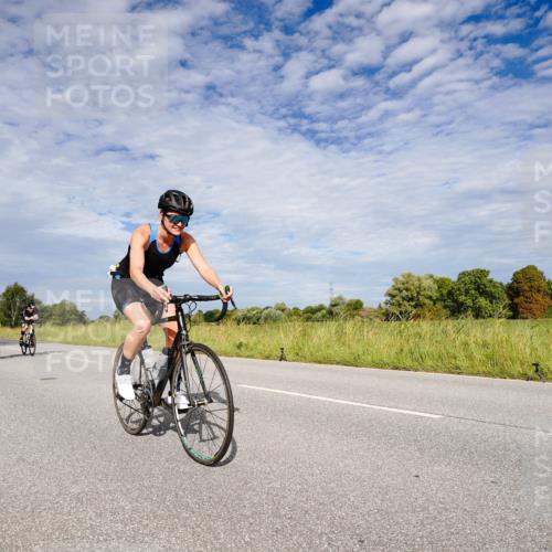 31.08.2025 - Elbe Triathlon Hamburg Michael Burmester http://msf.ph/oto/8665146 31.08.2025 10:04:35 Radfahren 400, 597, 726, 880, 920, 931 meine-sportfotos.de