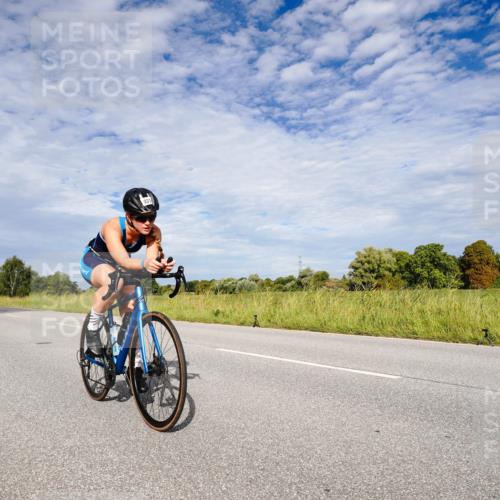 31.08.2025 - Elbe Triathlon Hamburg Michael Burmester http://msf.ph/oto/8665154 31.08.2025 10:04:38 Radfahren 400, 597, 726, 920, 931 meine-sportfotos.de
