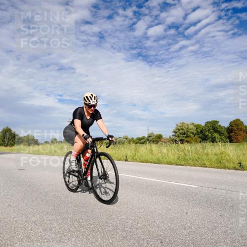 31.08.2025 - Elbe Triathlon Hamburg Michael Burmester http://msf.ph/oto/8665189 31.08.2025 10:05:36 Radfahren 626, 878 meine-sportfotos.de