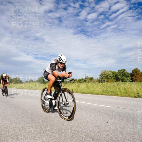 31.08.2025 - Elbe Triathlon Hamburg Michael Burmester http://msf.ph/oto/8665200 31.08.2025 10:06:03 Radfahren 762, 766, 854, 907 meine-sportfotos.de